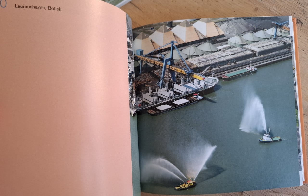De bovenkant van Rotterdam, door Peter de Lange en Dick Sellenraad