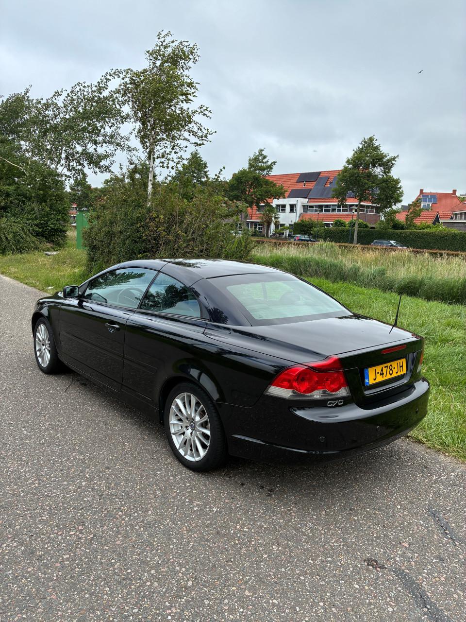 Volvo C70 2.4 140PK Zwart