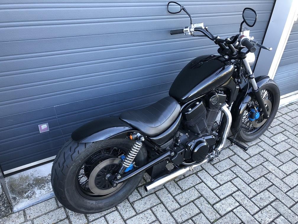 Custombuild Suzuki VS1400, monozit, sidemount, forwardcontr, zo mee €1995,-