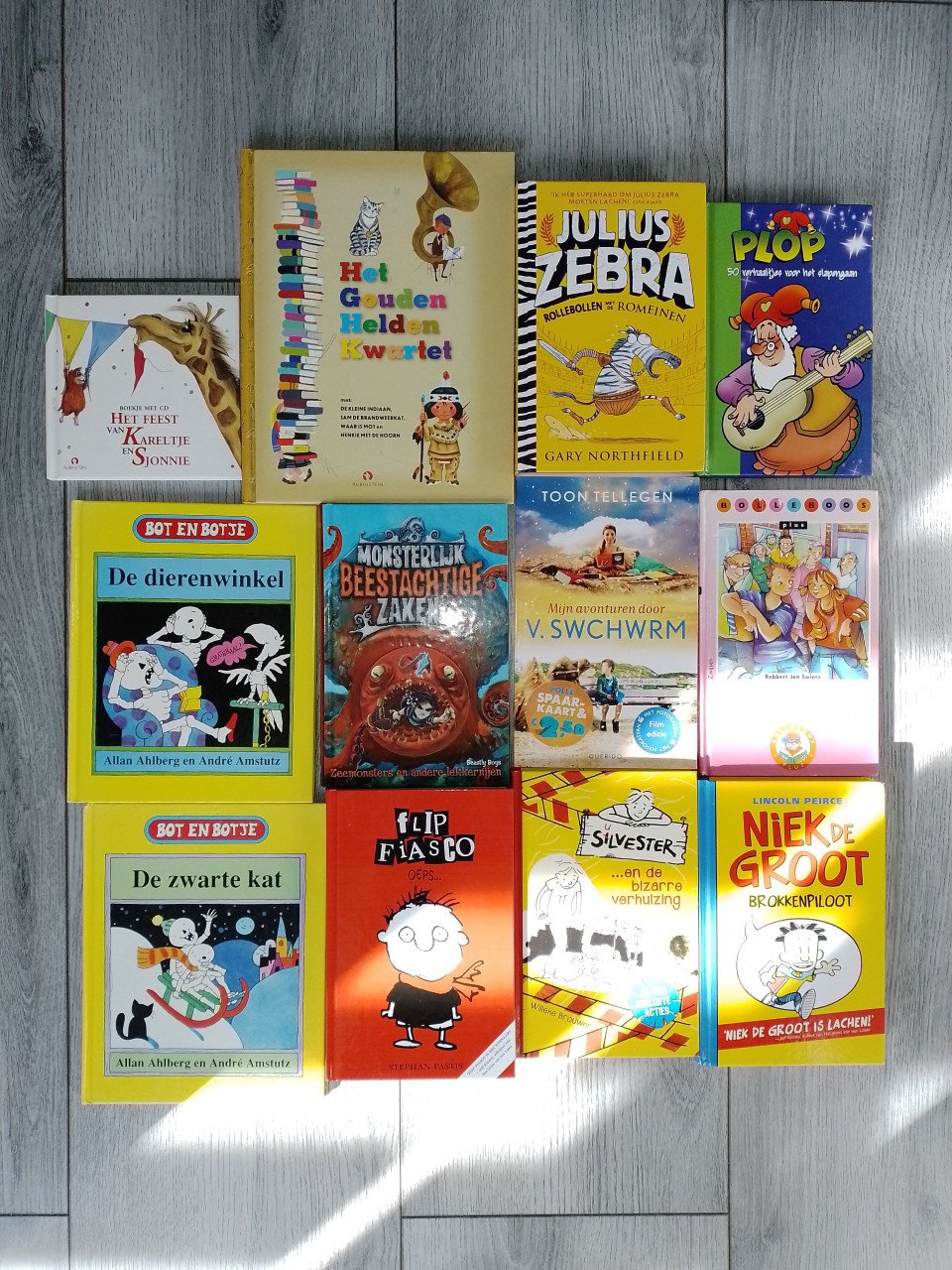 3 dozen rommelmarkt spullen(gratis radio!)