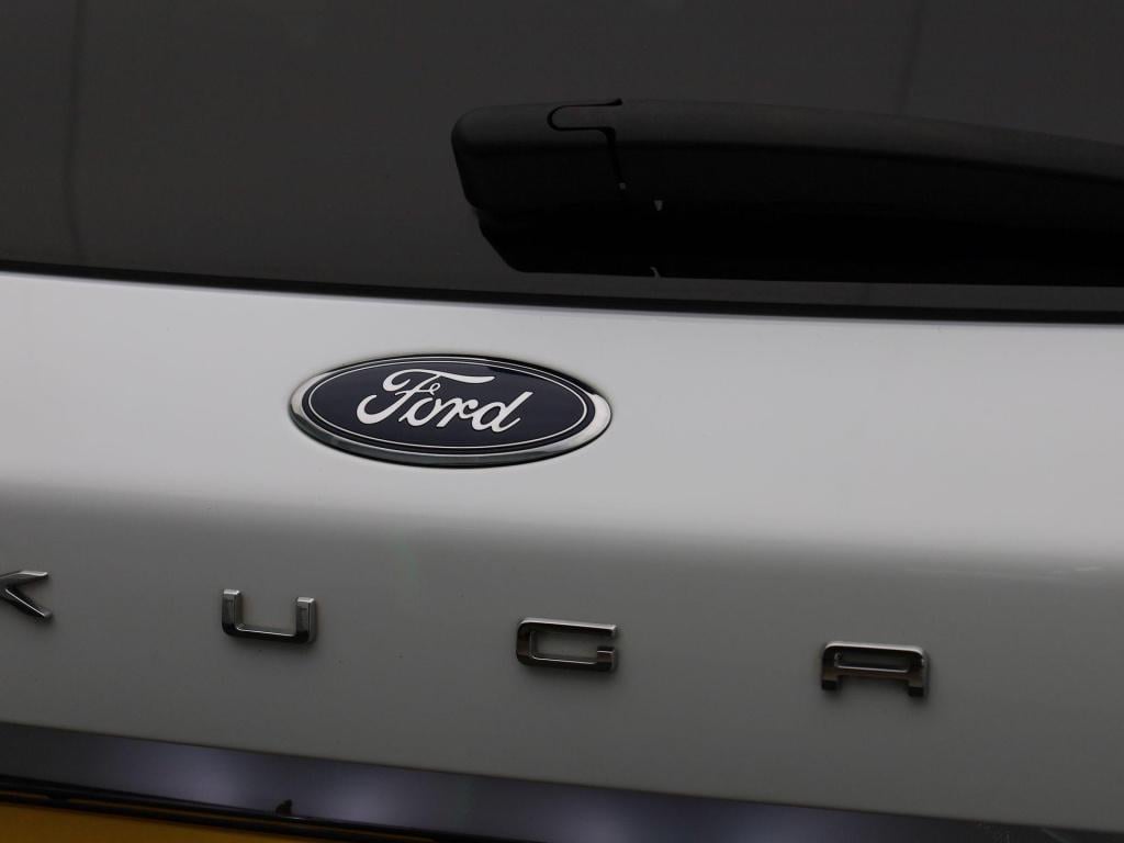 Ford Kuga 2.5 phev titanium | automaat | navigatie | trekhaak | navigatie |