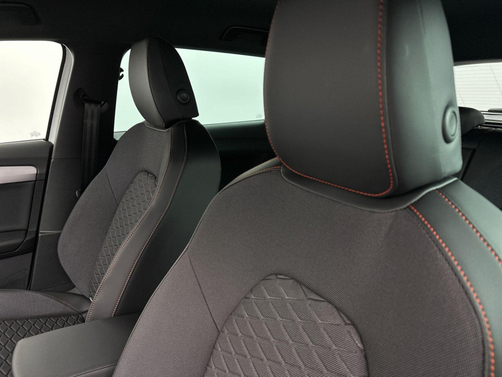 Seat Leon sportstourer fr phev first edition 1.5 tsi ehybrid 150kw / 204p