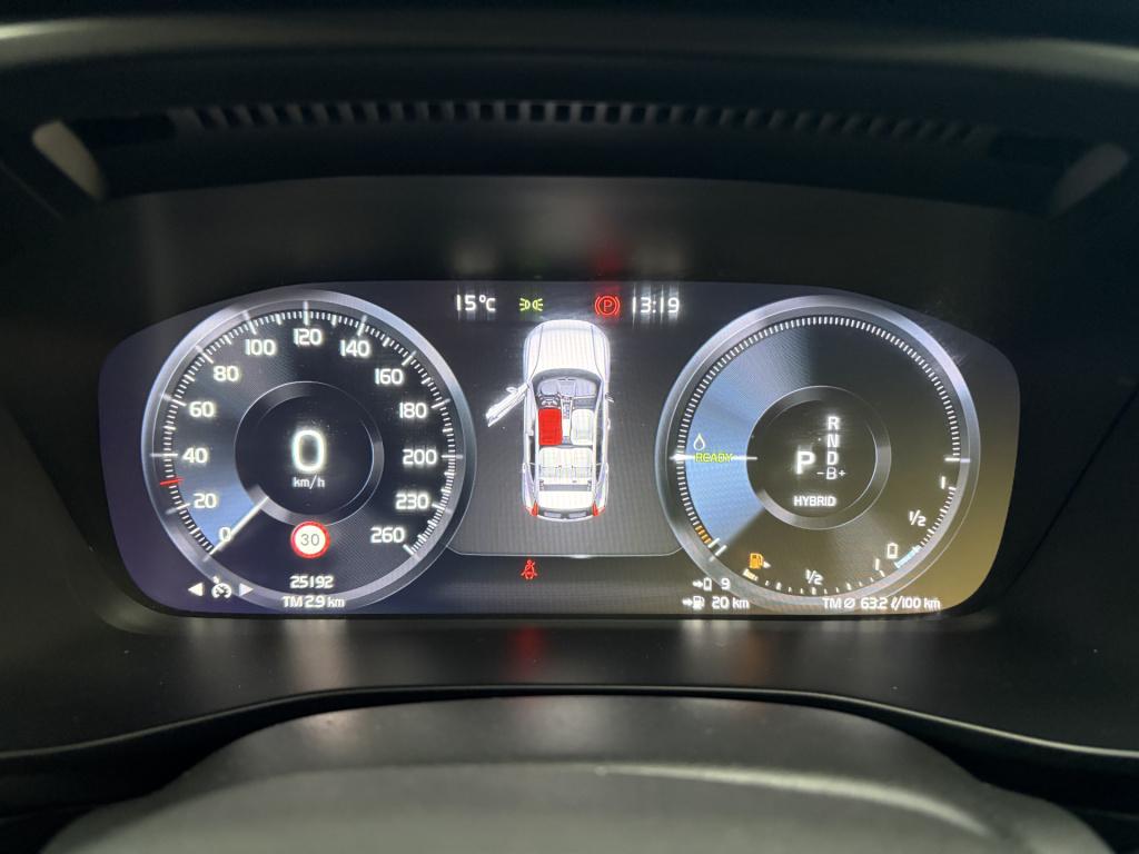 Volvo XC40 1.5 t4 plug-in hybrid plus dark