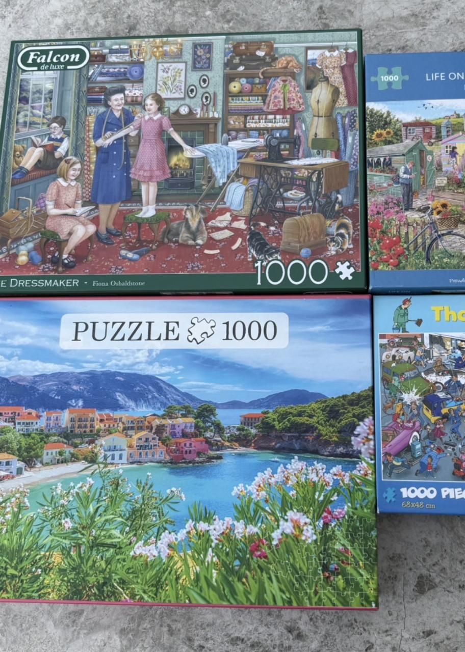 4 Puzzels. 1000 stukjes.  Nieuwstaat. 1 keer gelegd.