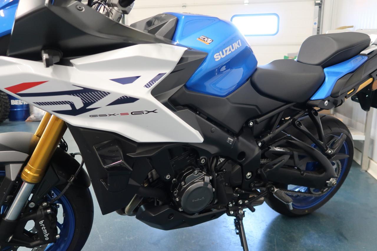 2026 Suzuki GSX-S1000GX demo motor
