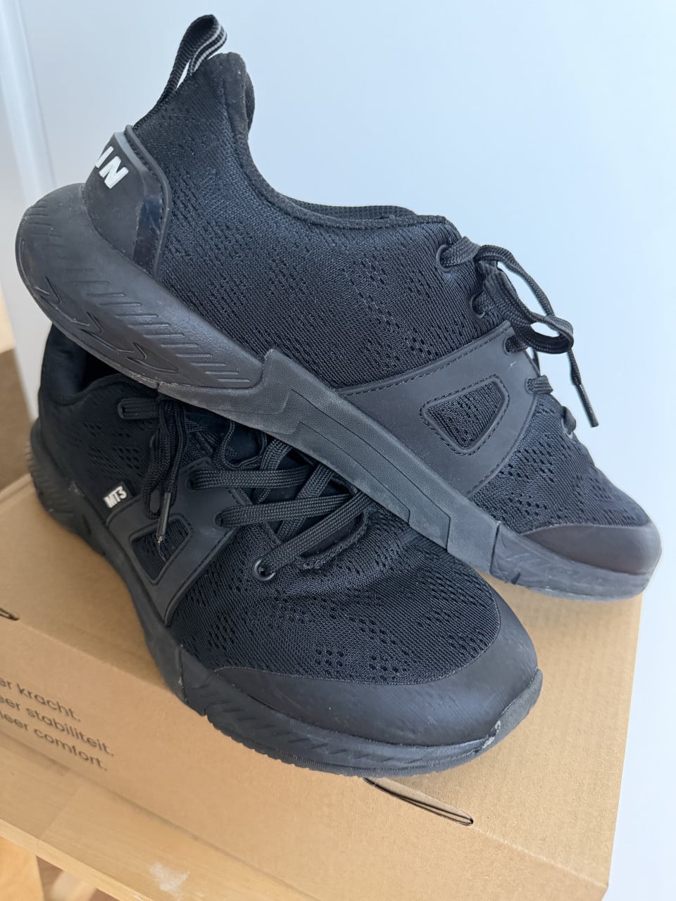 Artin mesh trainer zwart maat 43