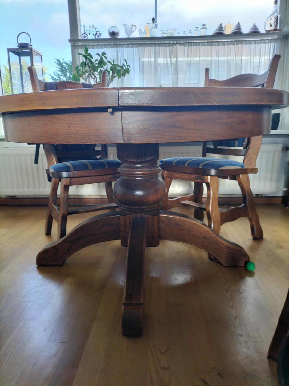 Ronde Eiken Eettafel met 4 stoelen