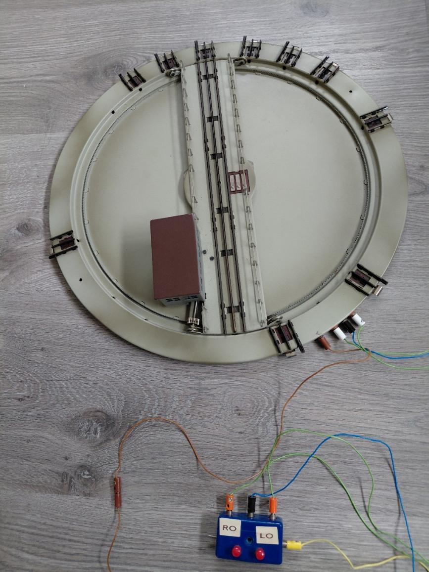 Märklin draaischijf 7186 en Loc. loods 7288