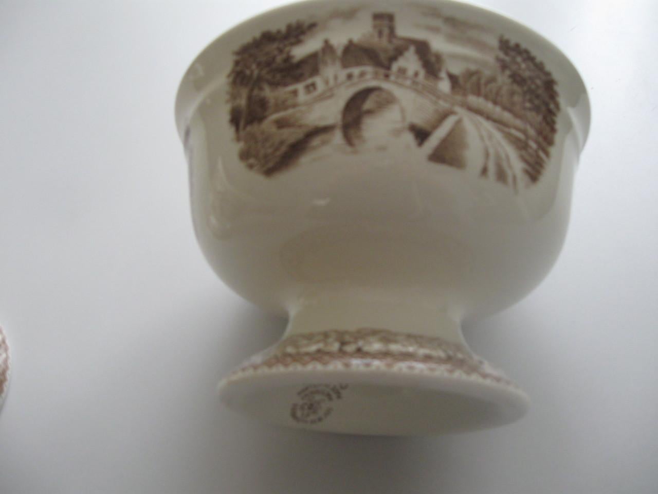 2 Aardewerk kabinet kommen