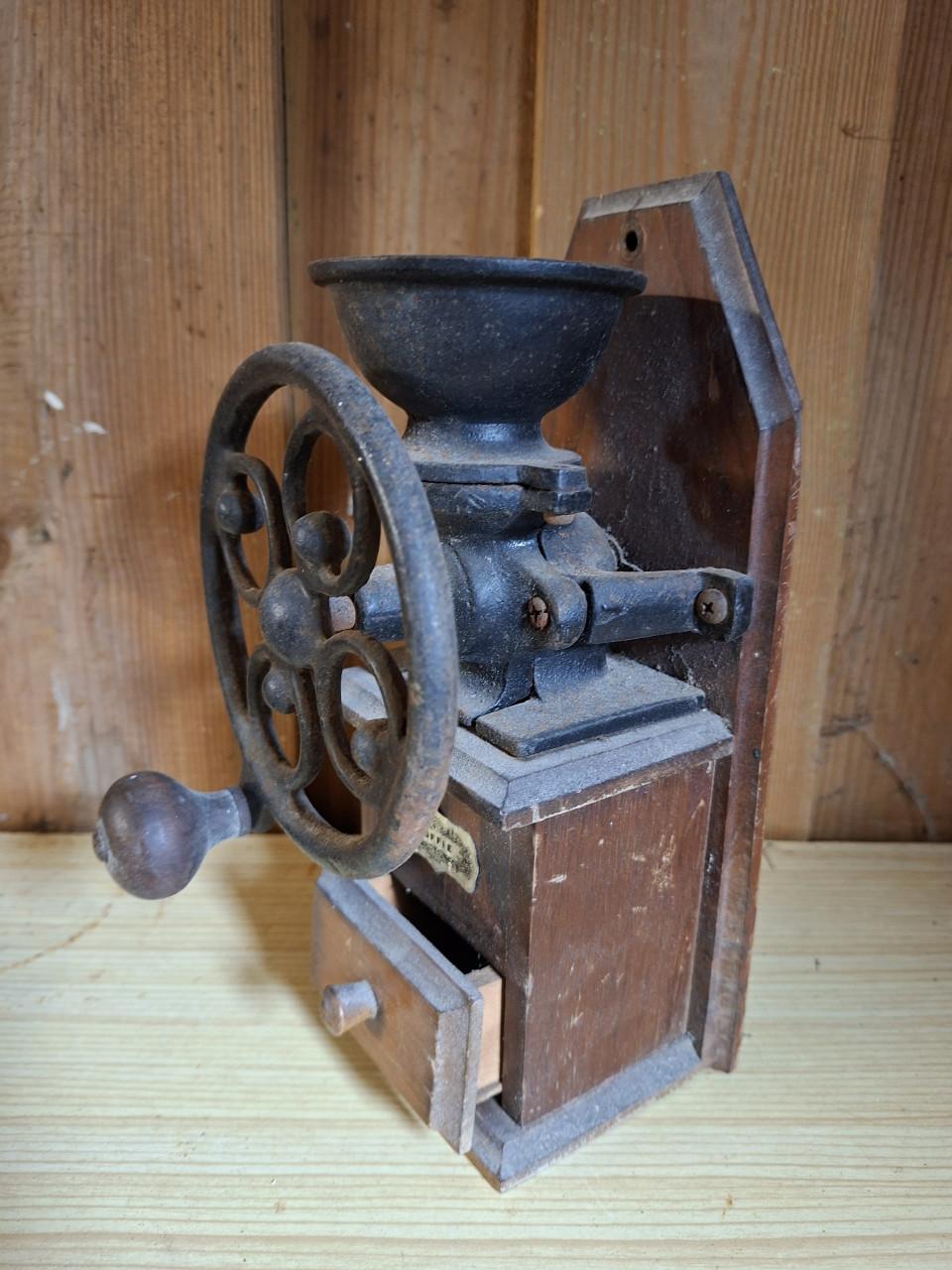 Vintage decoratieve koffiemolen