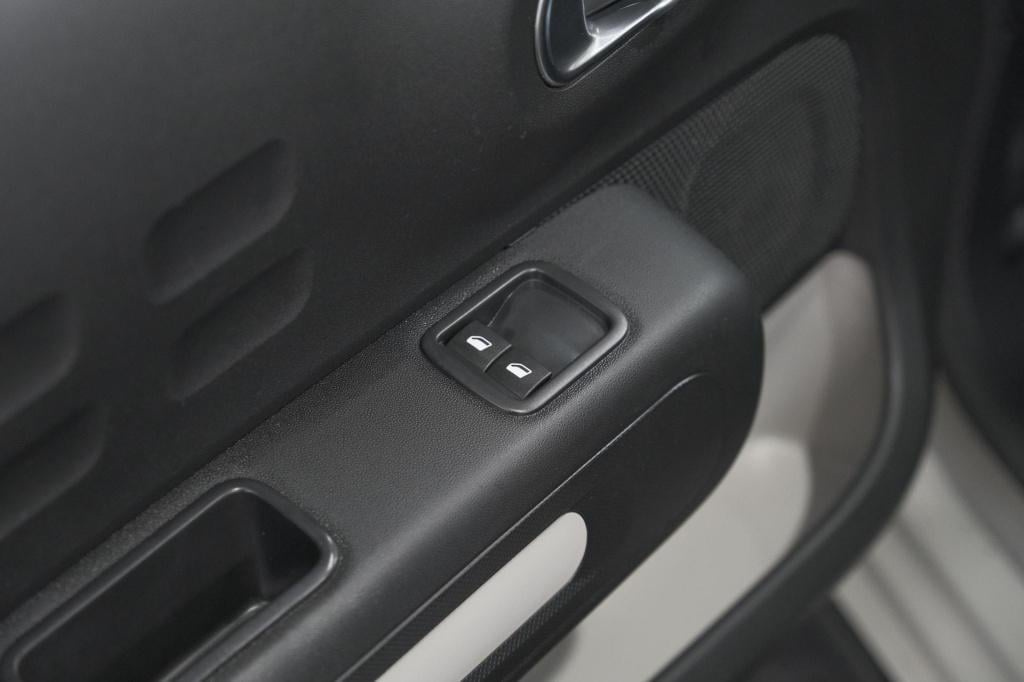 Citroen C3 puretech 82 feel | parkeersensoren | apple carplay | navigatie |