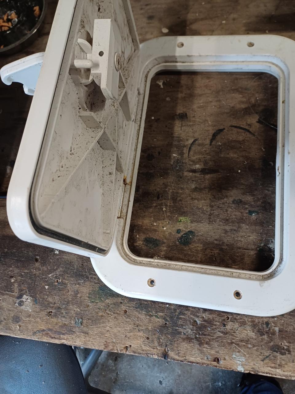 Fenders antennebeugel luikje