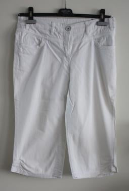 Witte korte  broek maat 38