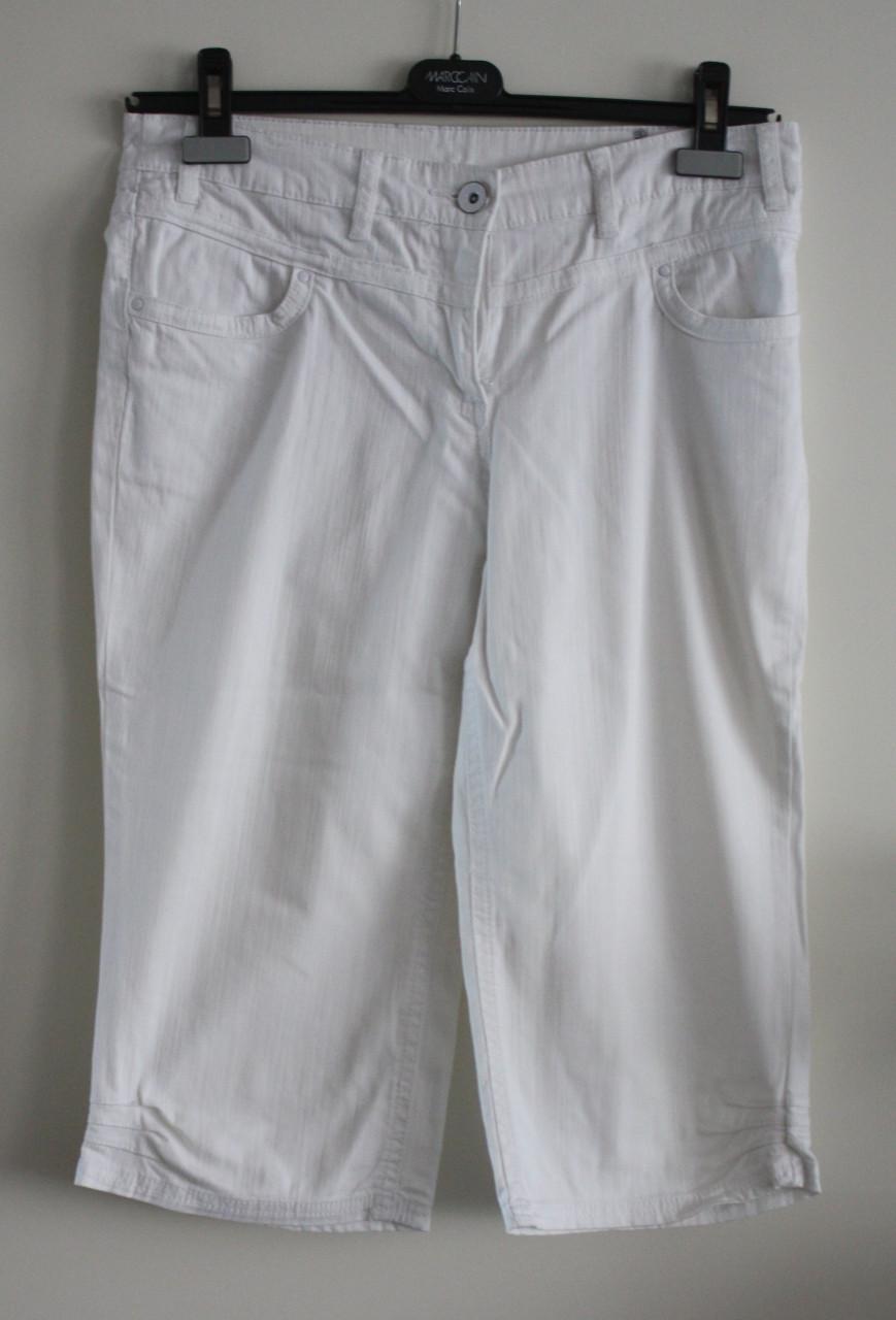 Witte korte  broek maat 38