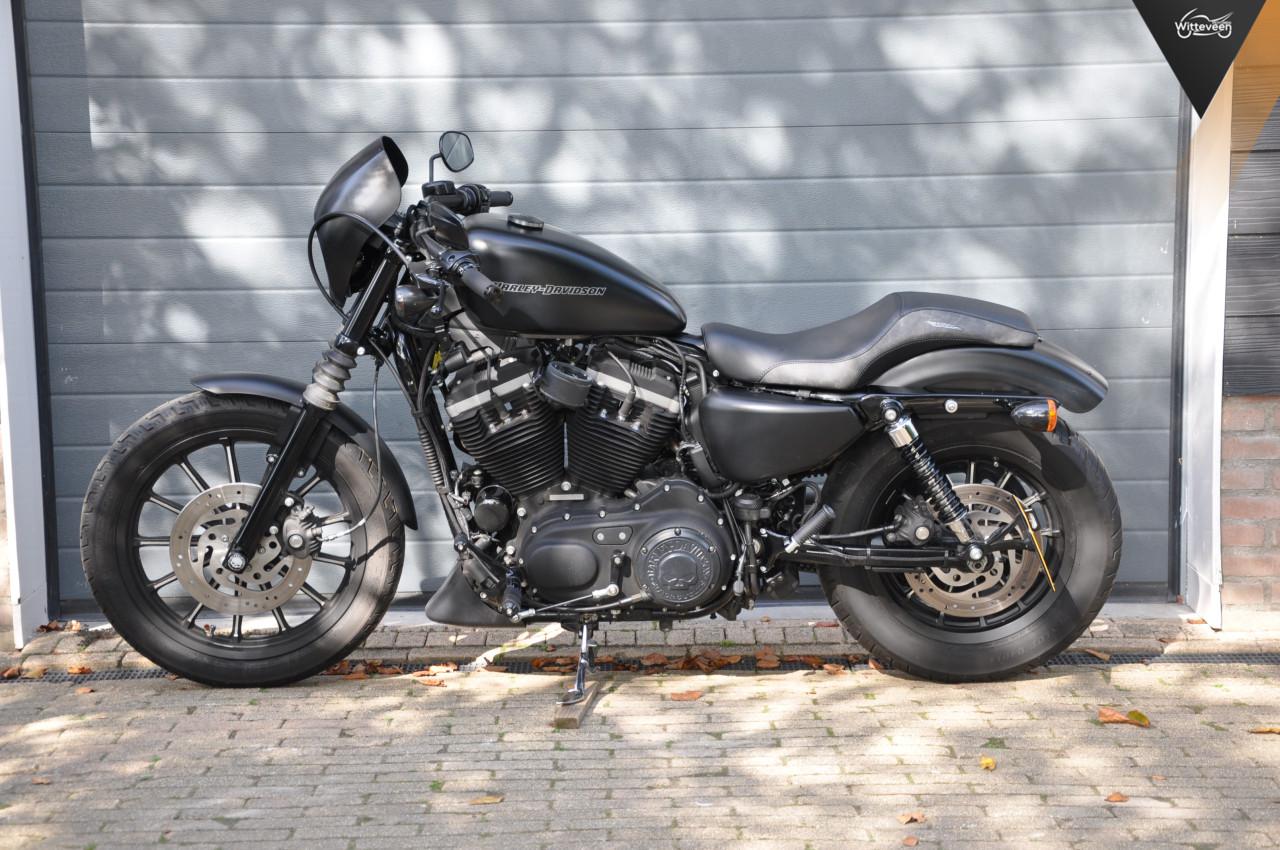Harley Davidson XL 883 N Sportster Iron mooi aangepast!