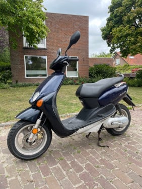 Yamaha neos scooter