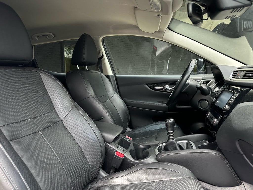 Nissan Qashqai 1.6 turbo tekna // 1500kg trekvermorgen //