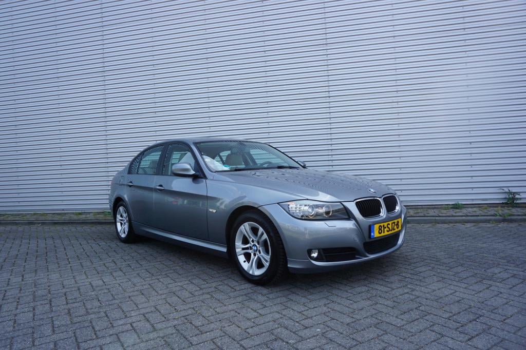 BMW 3-serie 318i corporate lease luxury line climate / navi / cruise / lede