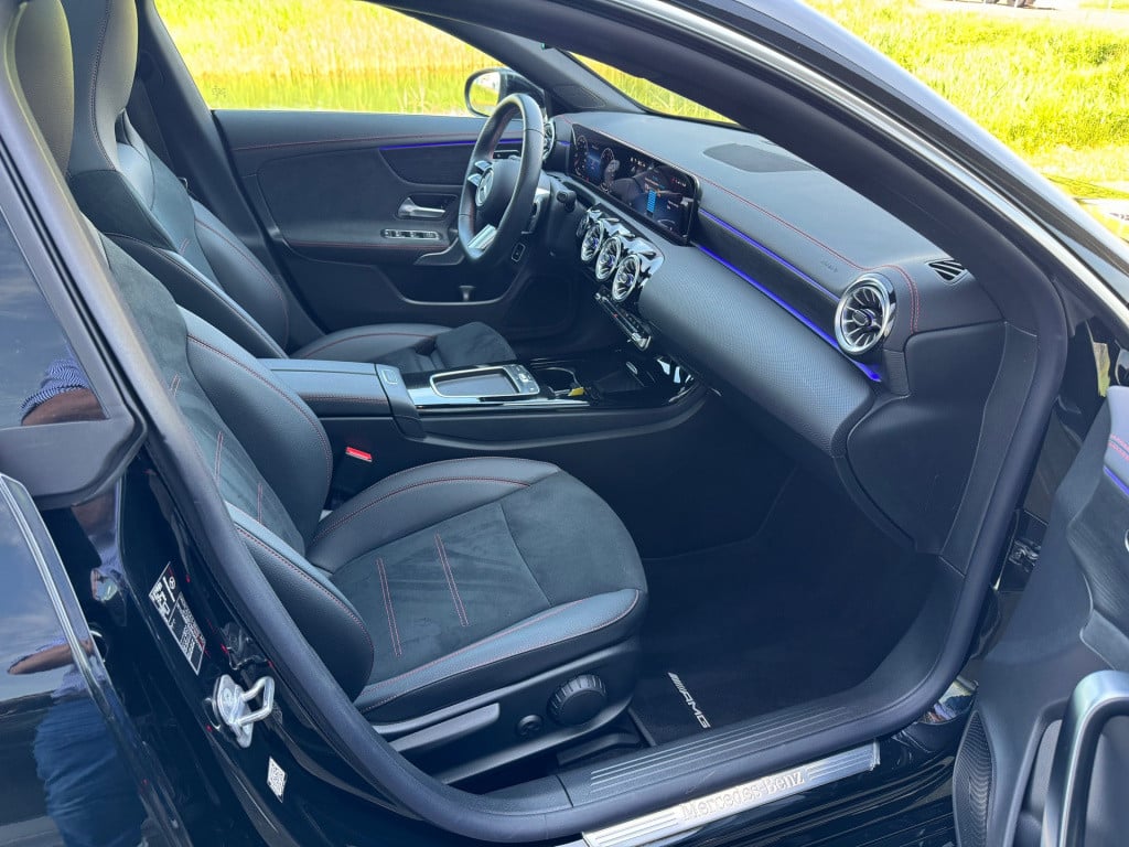 Mercedes-Benz Cla shooting brake 250 e amg line automat / panoramadak / 360