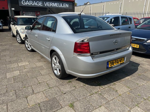 Opel Vectra 1.8-16V