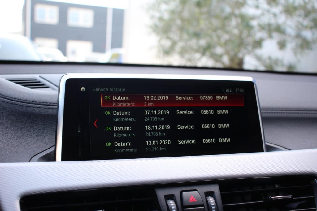 BMW X2 sdrive20i m-sport automaat. - led - elek kofferklep - headup - navi 