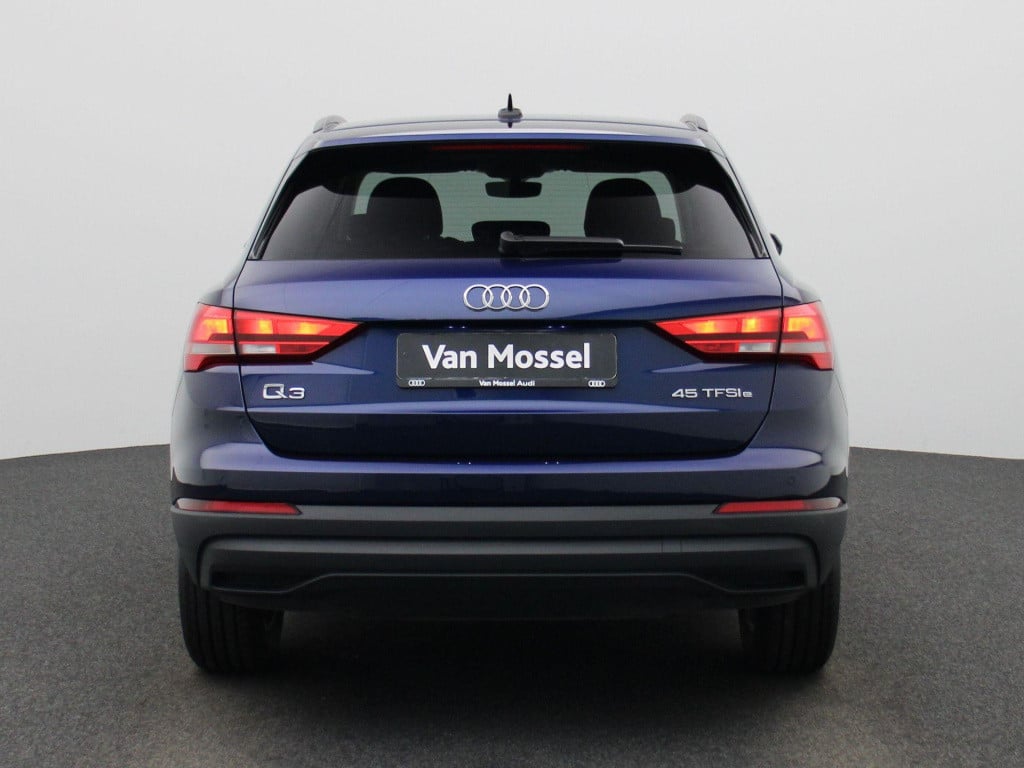 Audi Q3 45 tfsi e s tronic | automaat | lmv | parkeer sensoren | virtual co
