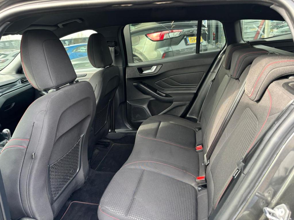 Ford Focus 1.0 ecoboost hybrid 125pk st-line, trekhaak, winterpakket