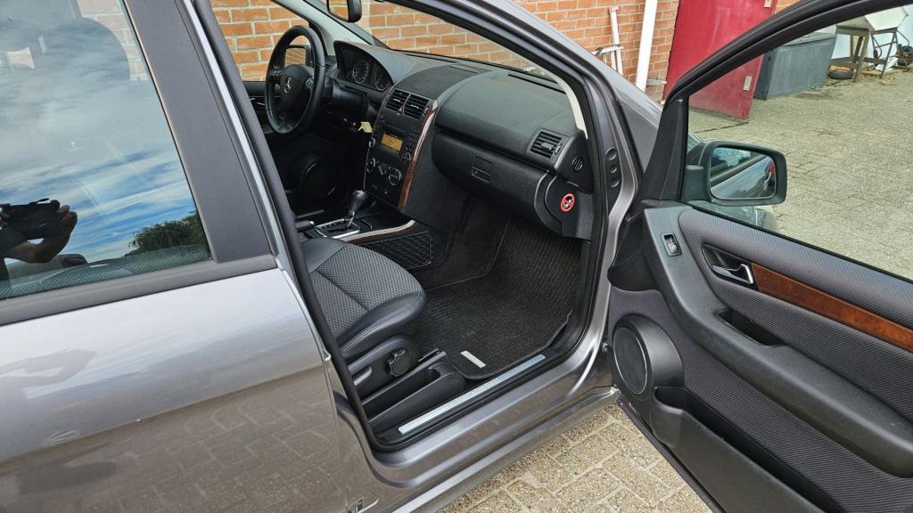 Mercedes-Benz A-Klasse 180 business class avantgarde