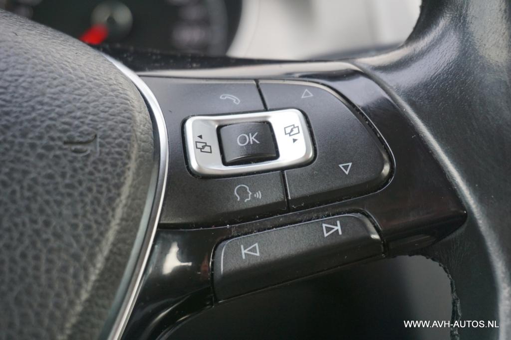 Volkswagen Golf 1.6 tdi highline bluemotion