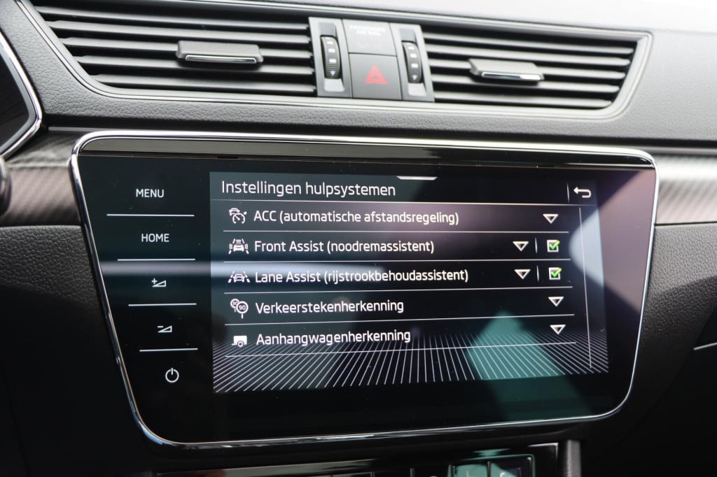 Skoda Superb combi 1.4 tsi iv sportline business 218pk dsg6