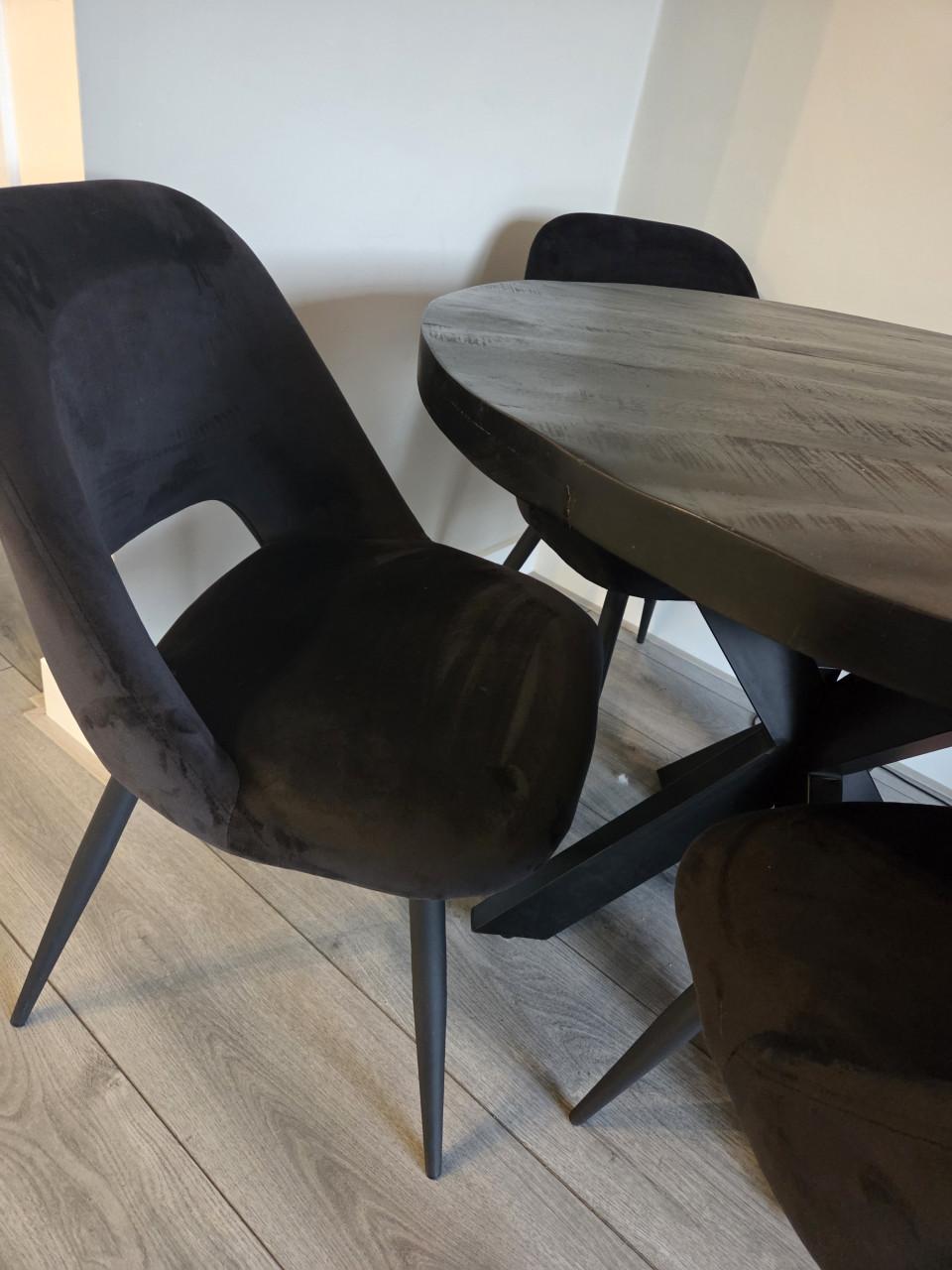 Eettafel + 4 stoelen