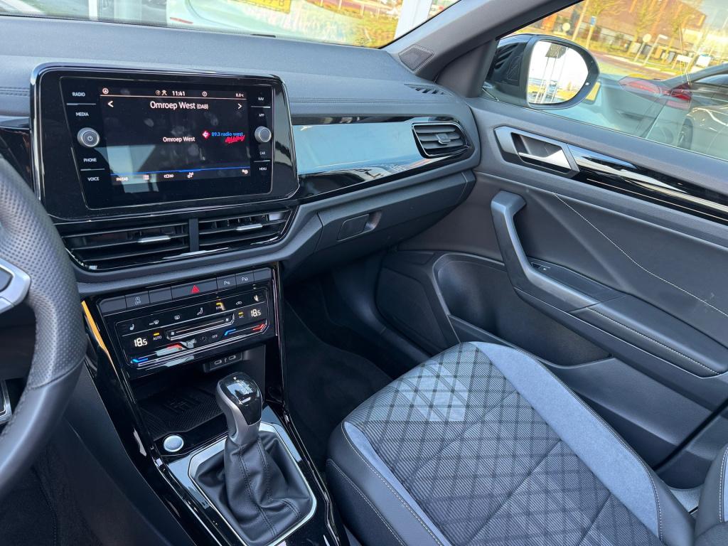 Volkswagen T-roc 1.5 tsi r-line black edition automaat , panoramaschuifdak 