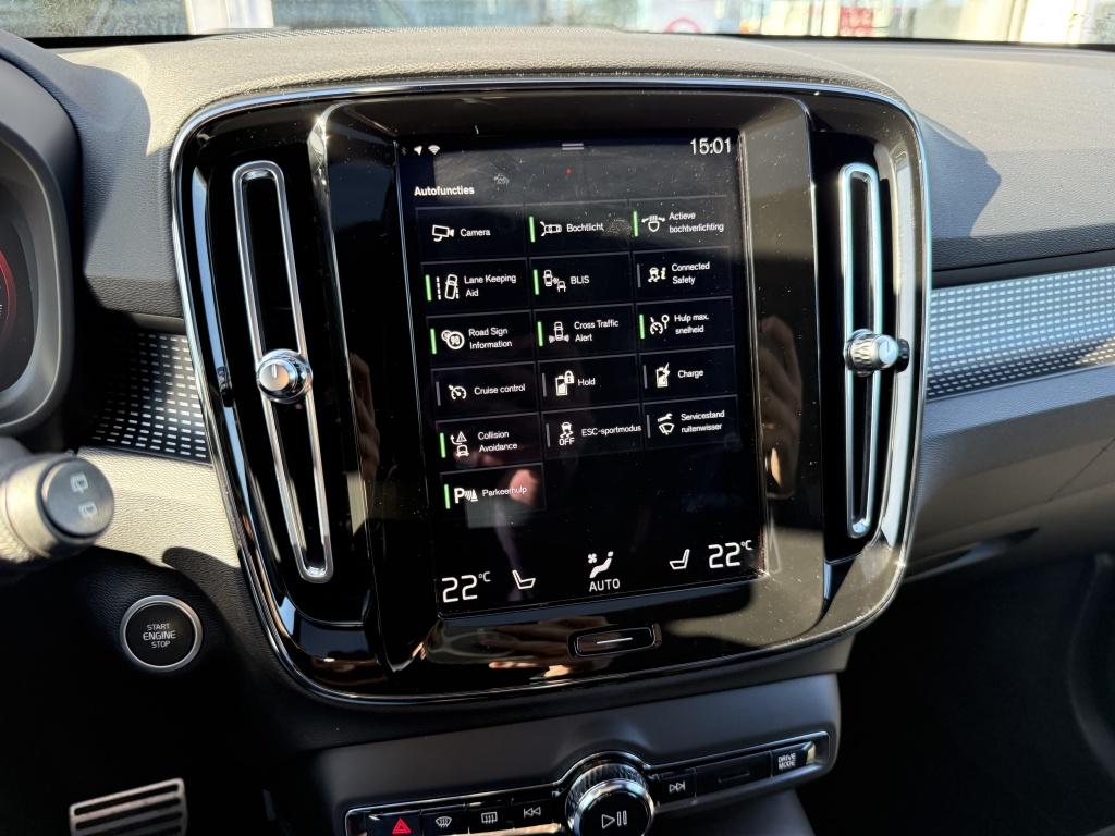 Volvo XC40 t4 211pk recharge r-design| pano| adap.cruise| trekhaak| camera
