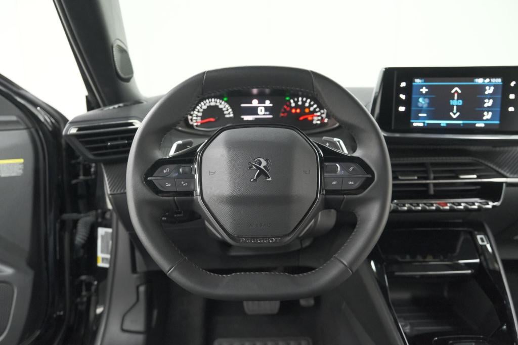 Peugeot 2008 puretech 130 eat8 allure | camera | navigatie | apple carplay 