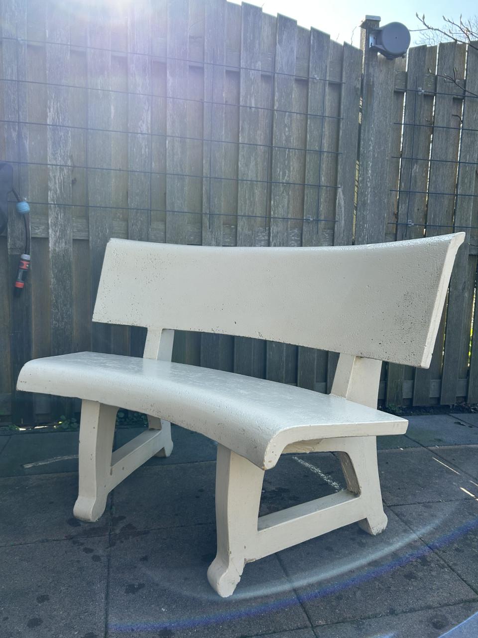 Tweezitter tuin (beton)