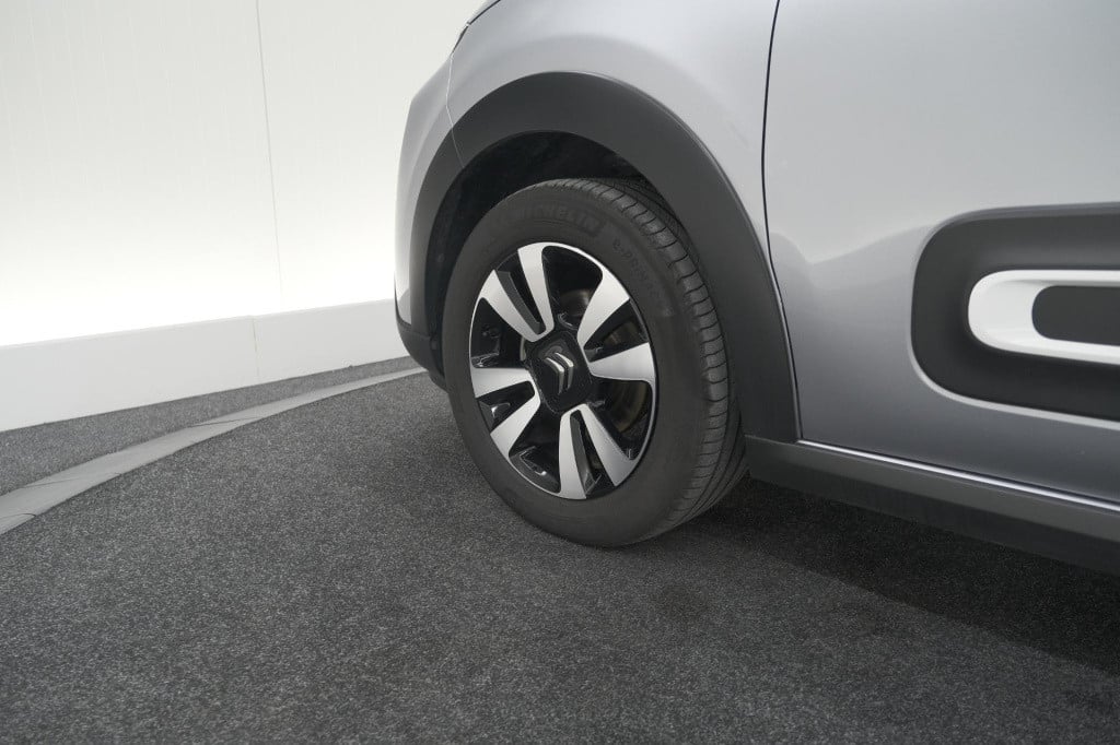 Citroen C3 puretech 110 max | parkeersensoren | apple carplay | climate con