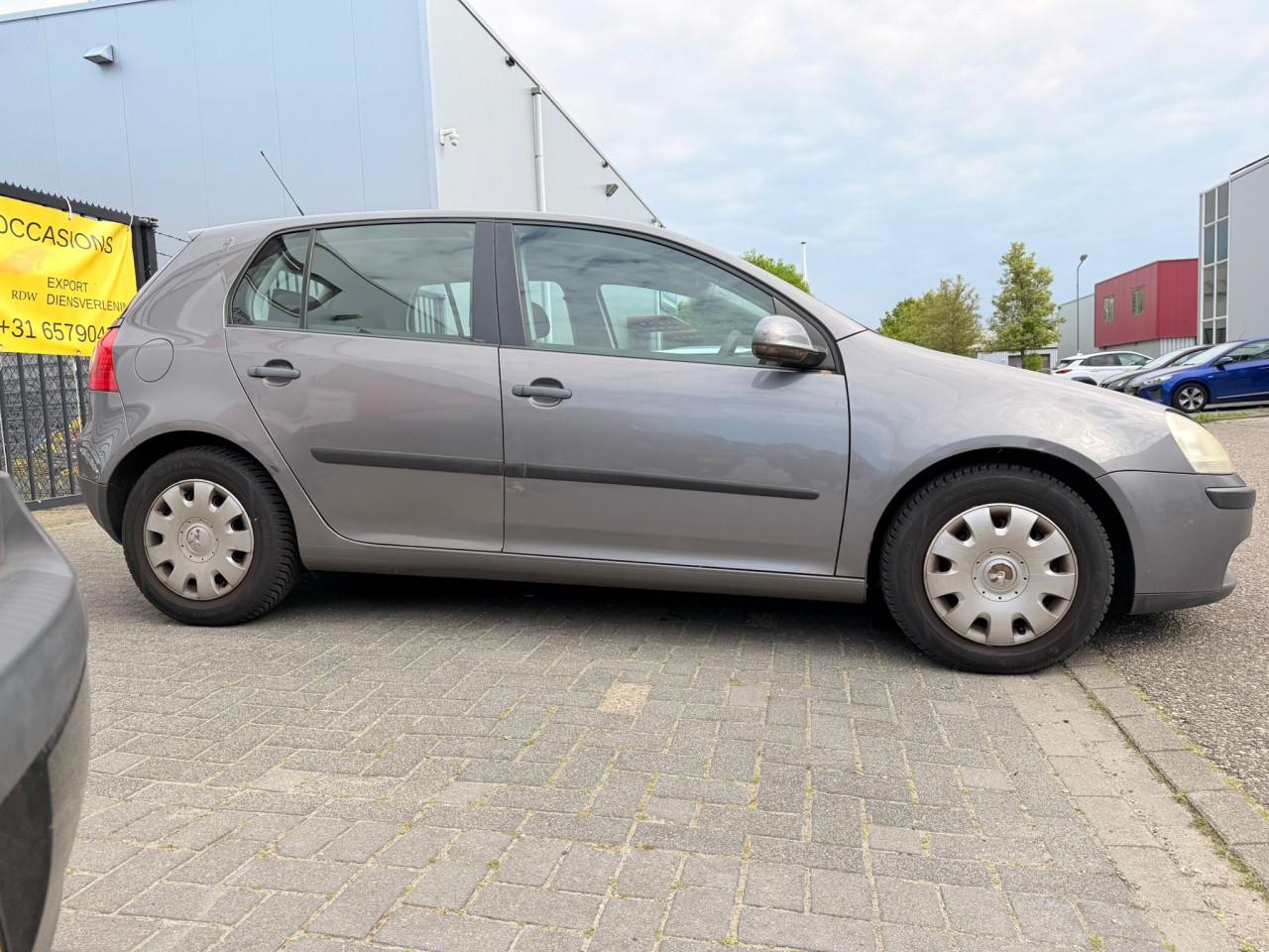 Volkswagen Golf 1.6 FSI Turijn APK tot September! €999 Rijd goed!