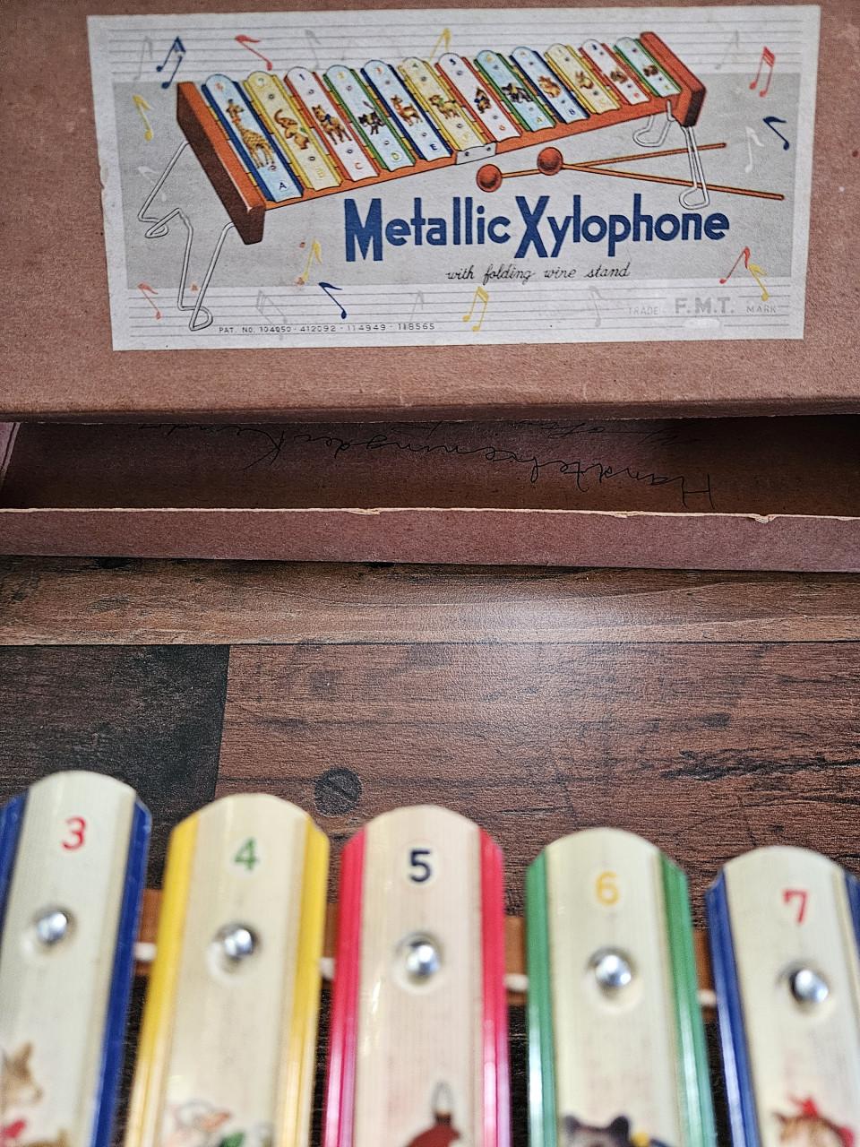 Prachtig vintage Metallic Xylofoon met Dierenafbeeldingen