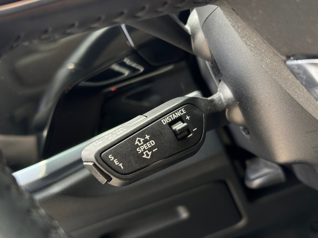 Audi Q3 35 tfsi design luxe * trekhaak * sportstoelen* carplay