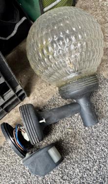 Oude buitenlamp met bewegingssensor