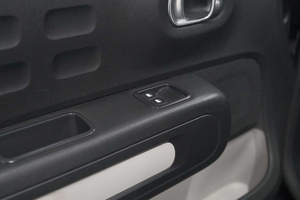 Citroen C3 puretech 82 feel edition | parkeersensoren | navigatie | apple c
