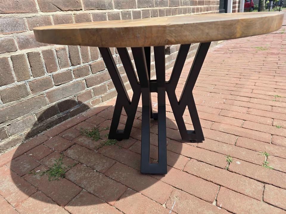 LEUKE BIJZETTAFEL OM DECO OP TE ZETTEN LAATSTE STUKS NU €69,-