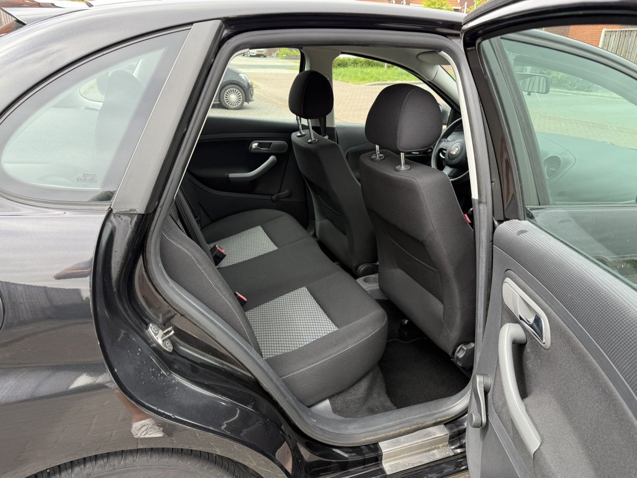 Seat Ibiza 1.6 77KW 5DRS 2007 Zwart