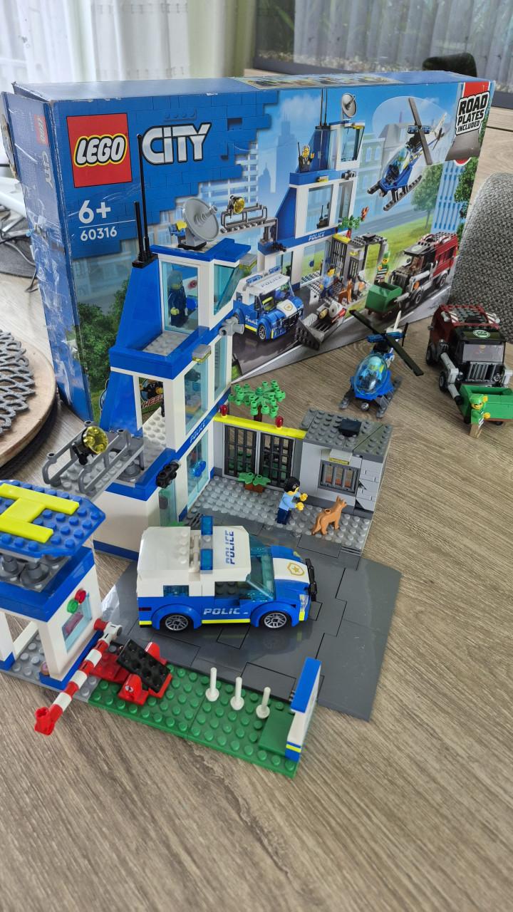 Lego 60316