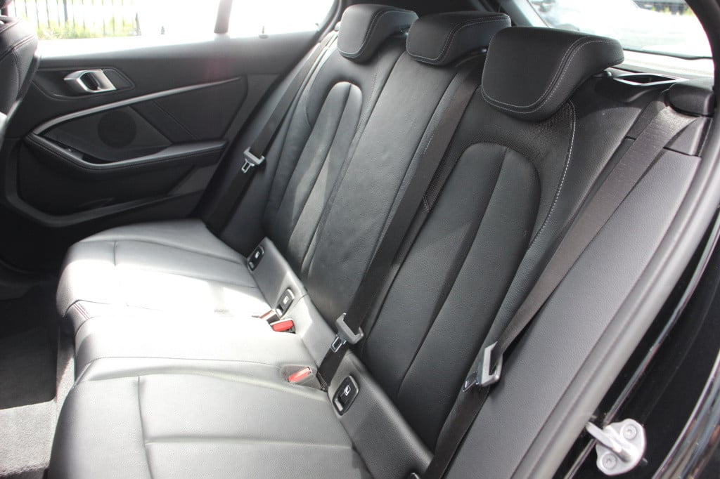 BMW 1 Serie 118i m-sport | digitale cockpit | leder | camera | dab