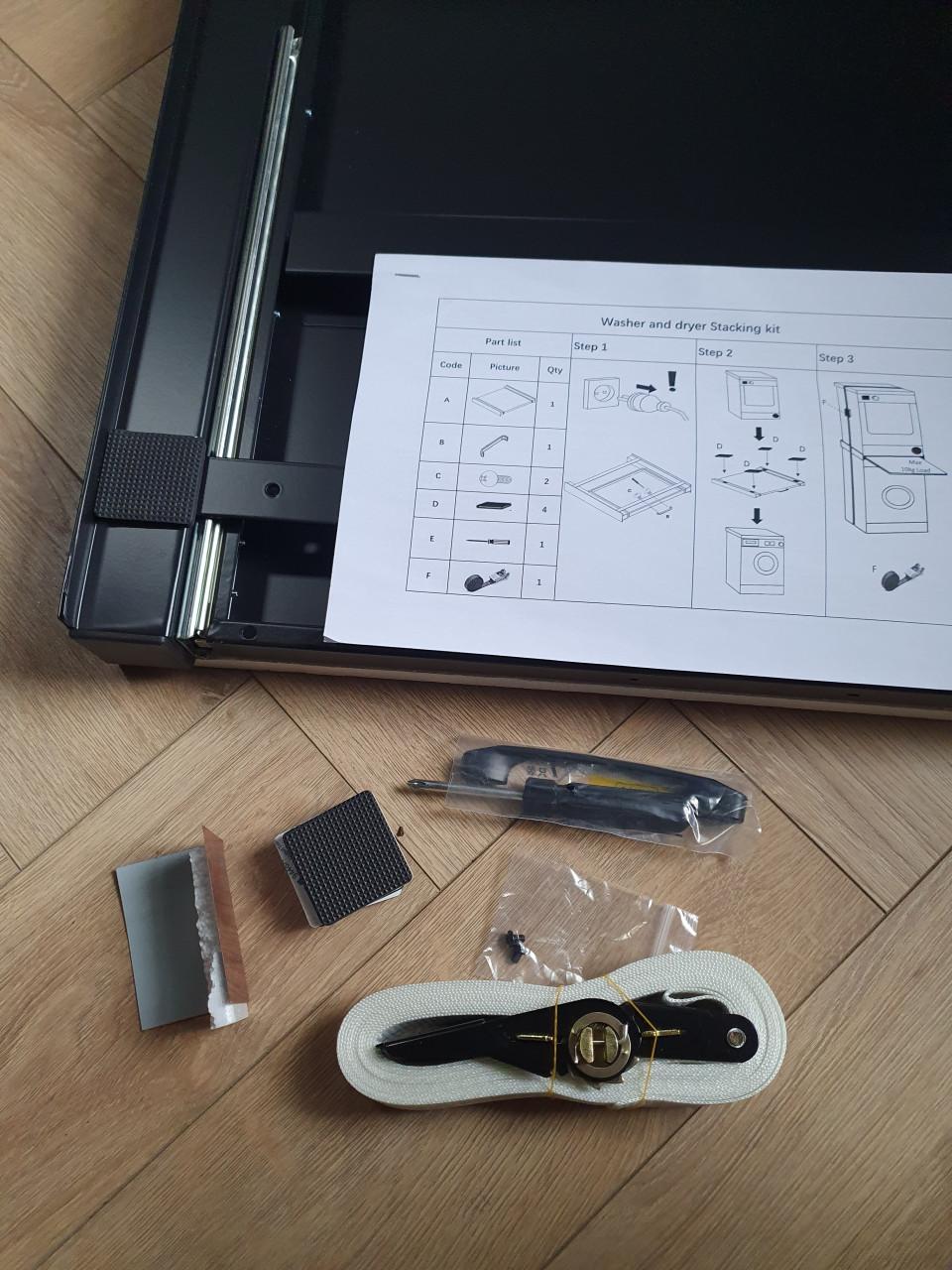 Zwart stapelkit wasmachine + droger | universeel tussenstuk