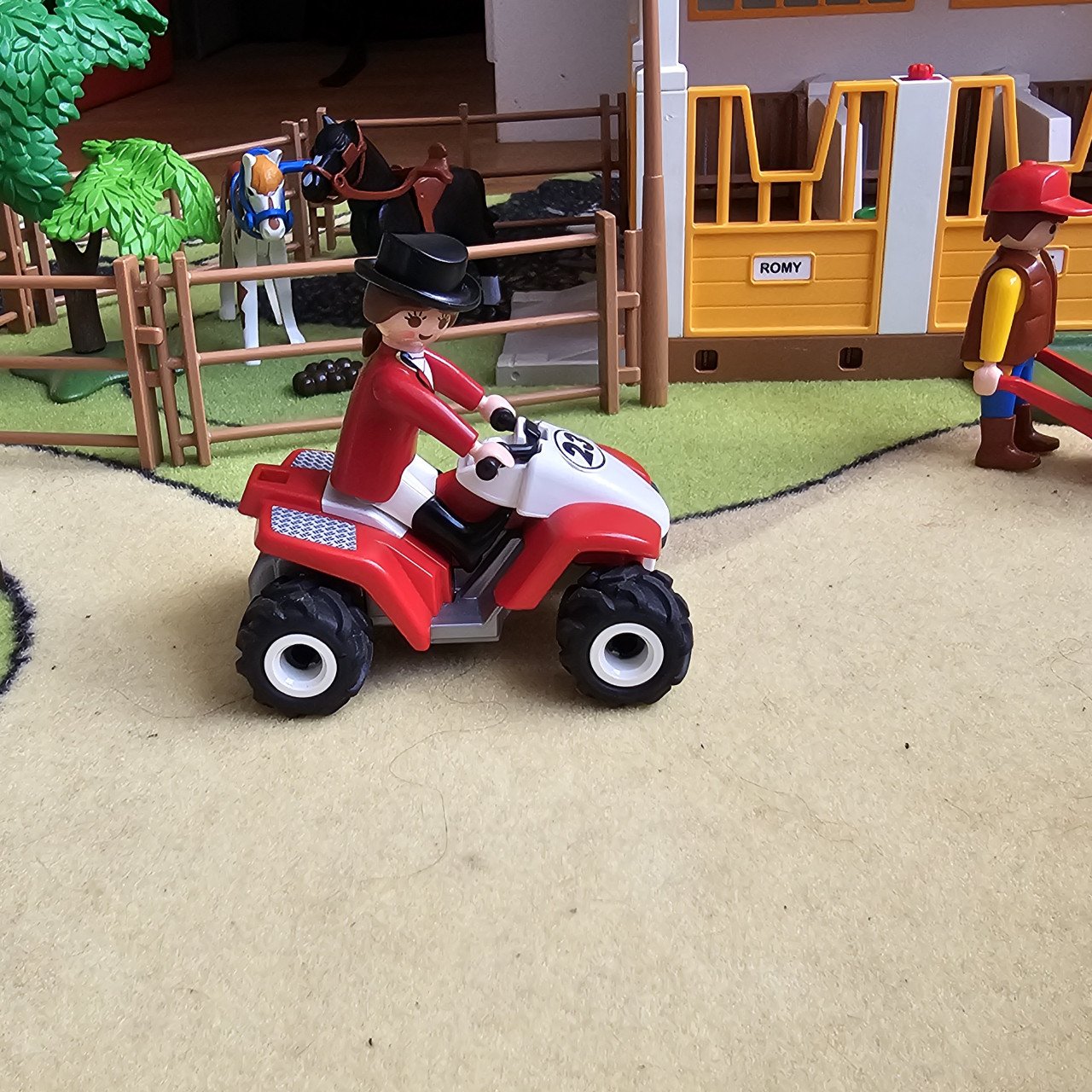 Playmobil manege springwedstrijd paardentrailer met auto