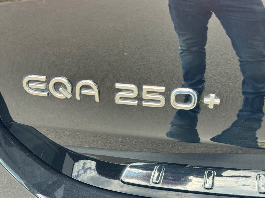Mercedes-Benz Eqa 250+ amg line 71 kwh advanced automaat ,apple-carplay