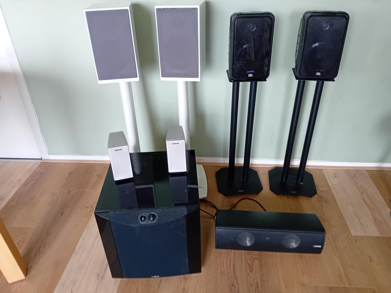 Te koop: speakers en randapparatuur surround