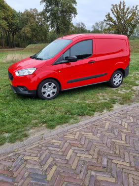 Ford transit courier benzine 1.0